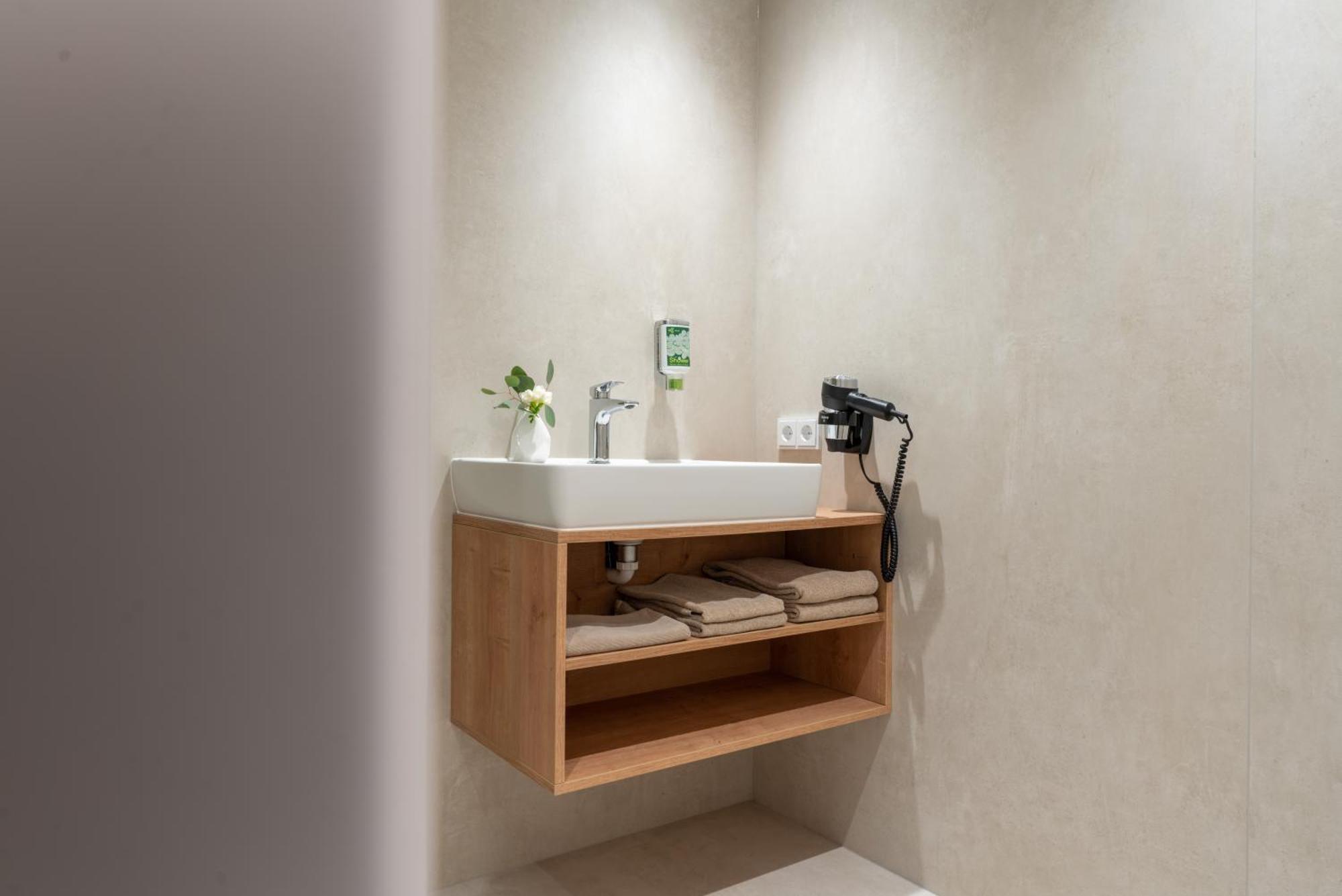 Eee Hotel Eberstalzell エクステリア 写真