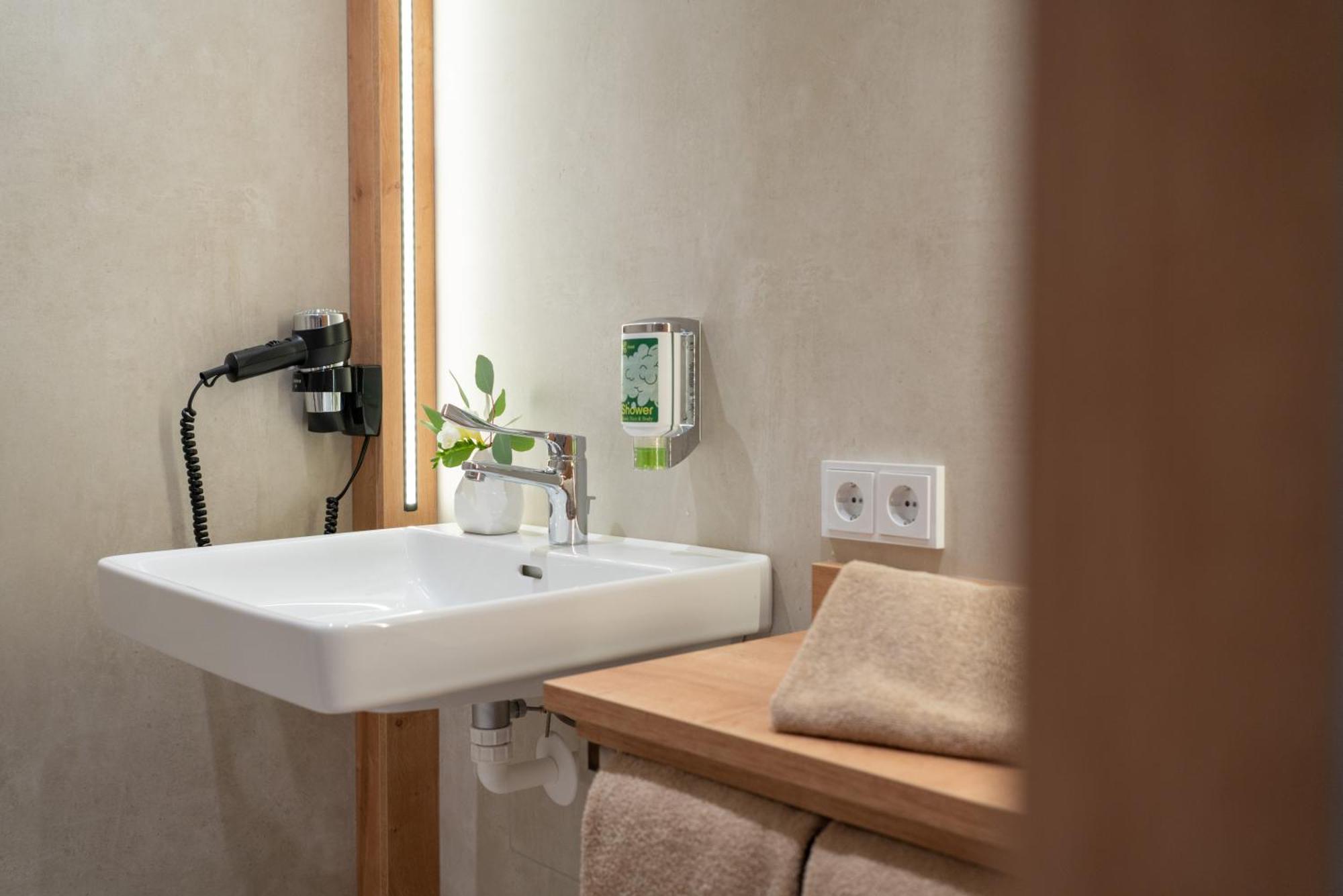 Eee Hotel Eberstalzell エクステリア 写真